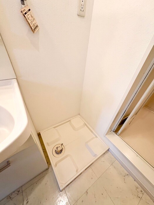 物件内観写真10　(洗濯機置場)