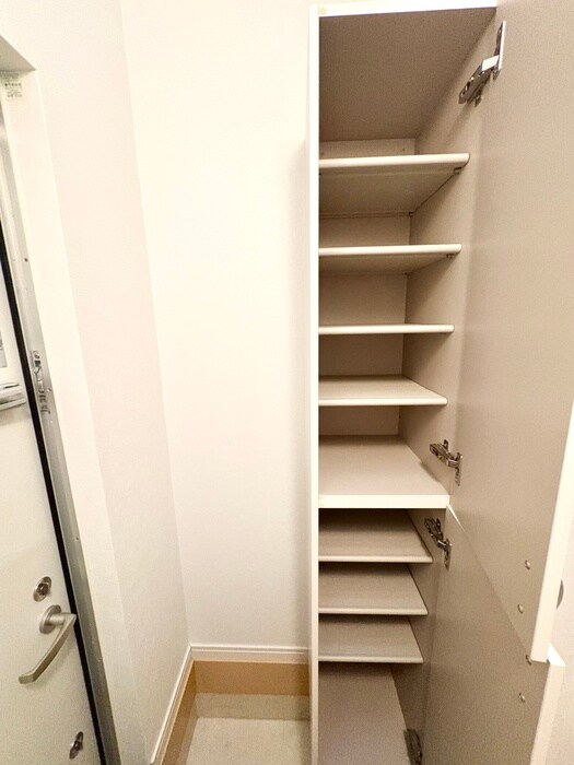 物件内観写真15　(靴箱)