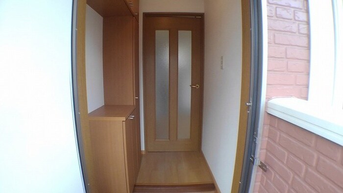 物件内観写真16　(玄関)