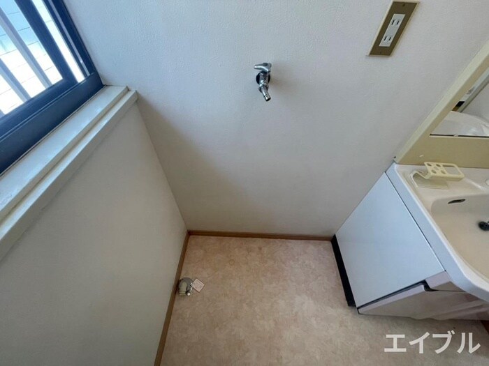 物件内観写真17　(洗濯機置場)