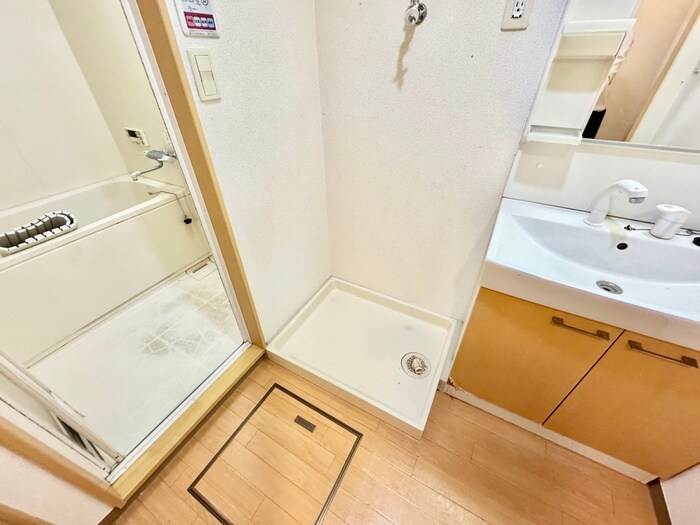 物件内観写真9　(洗濯機置場)