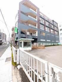 第一名山ビルの外観写真