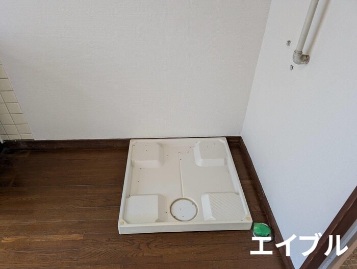 物件内観写真11　(洗濯機置場)