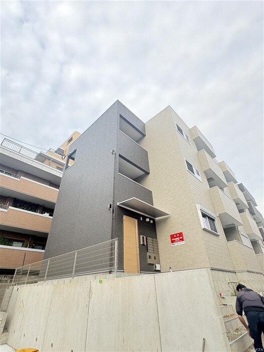 物件外観写真3　(建築中)