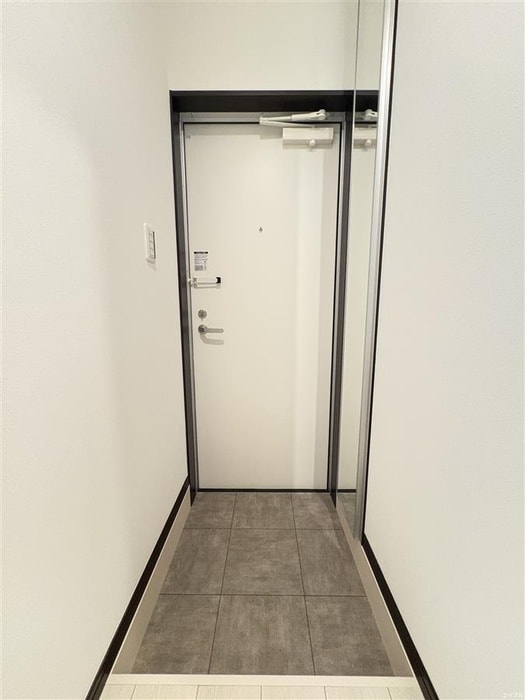 物件内観写真16　(玄関)