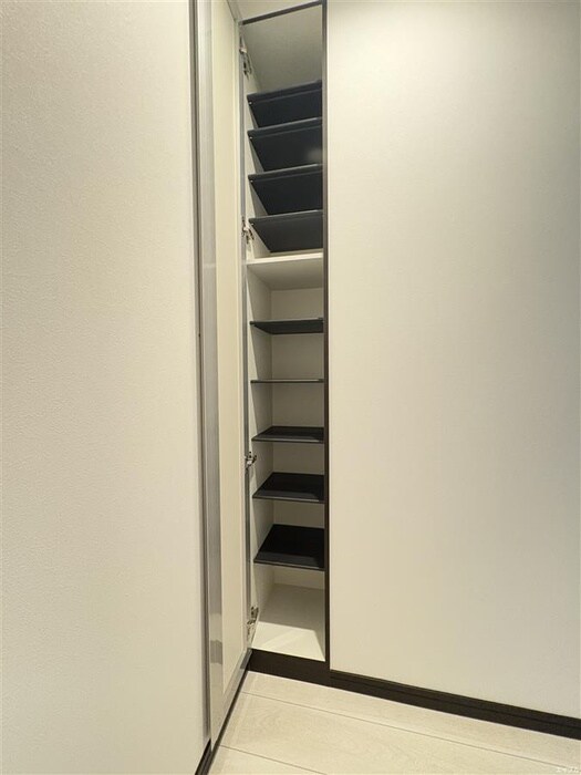 物件内観写真18　(靴箱)