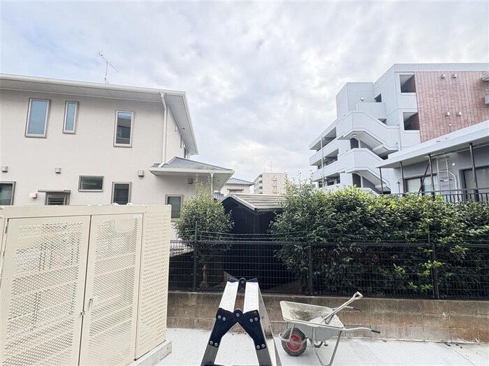 物件内観写真22　(室内からの展望)