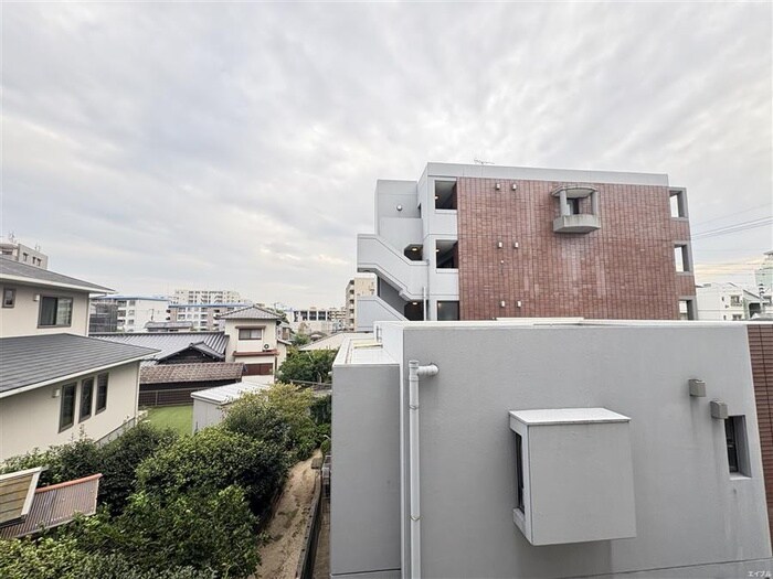 物件内観写真22　(室内からの展望)