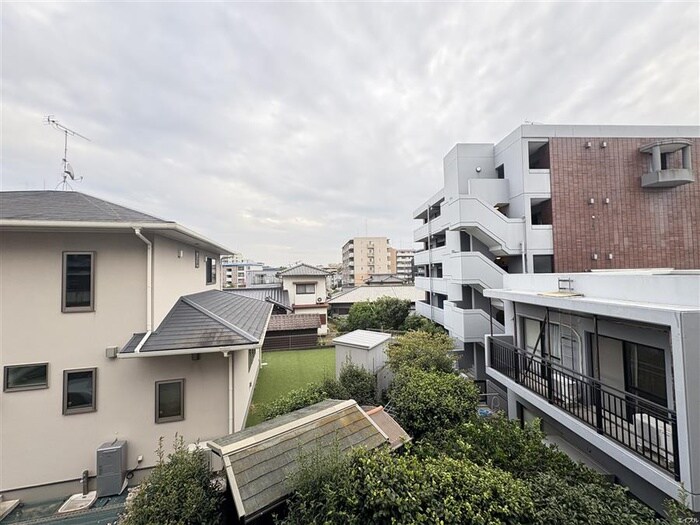 物件内観写真22　(室内からの展望)