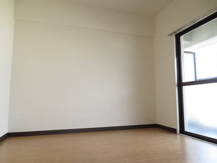物件内観写真3　(居室)