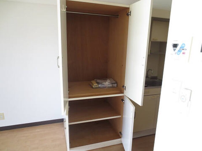 物件内観写真6　(収納)