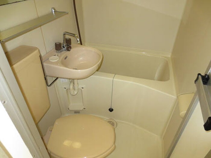 物件内観写真8　(トイレ)