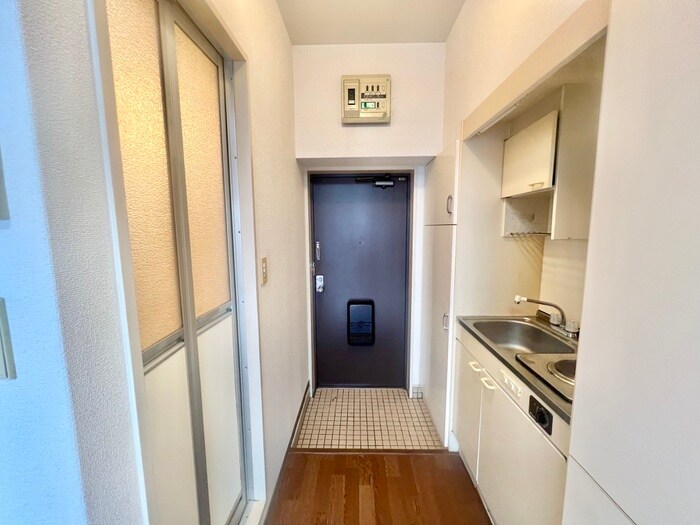 物件内観写真10　(玄関)