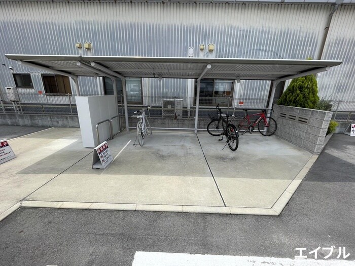 物件外観写真4　(駐車場)