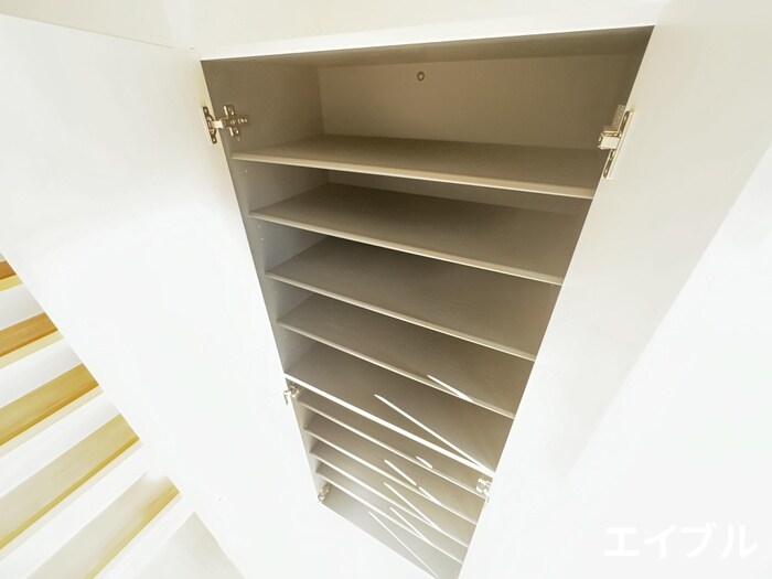 物件内観写真12　(靴箱)