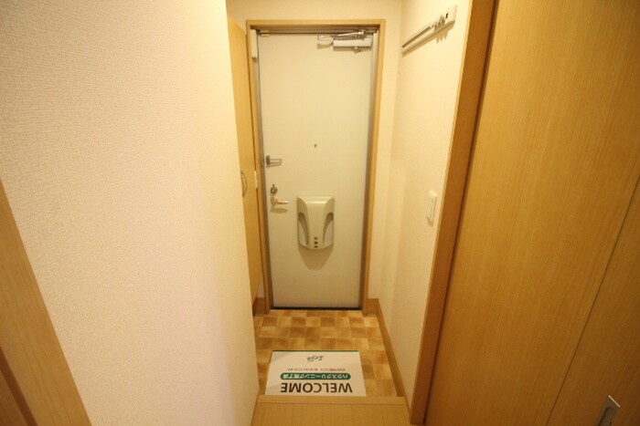 物件内観写真14　(玄関)