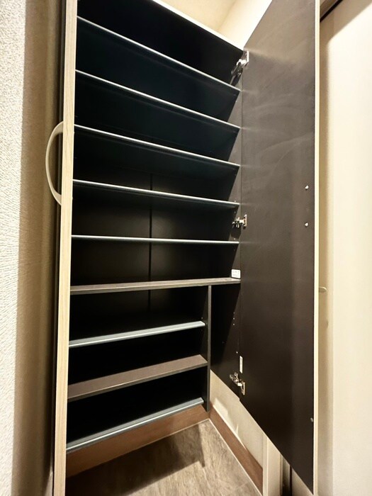 物件内観写真8　(靴箱)