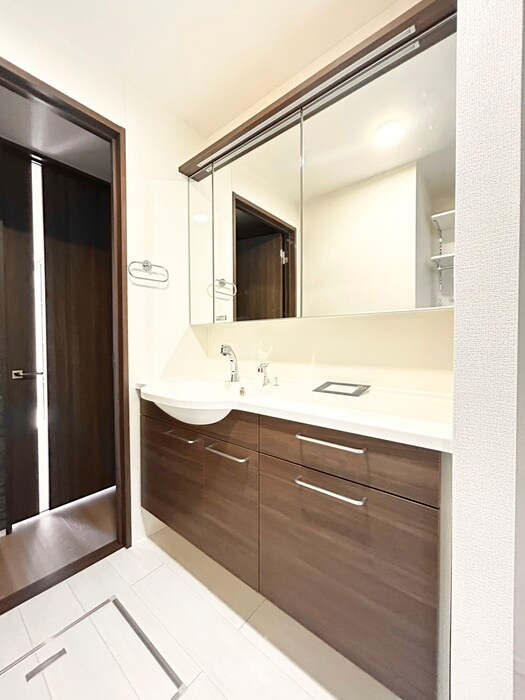 物件内観写真9　(洗面)