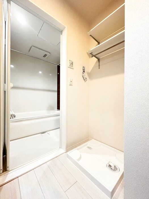 物件内観写真10　(洗濯機置場)