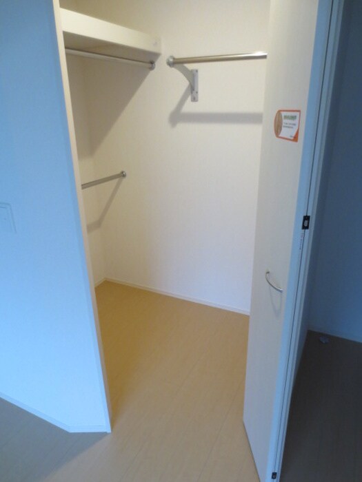 物件内観写真15　(収納)