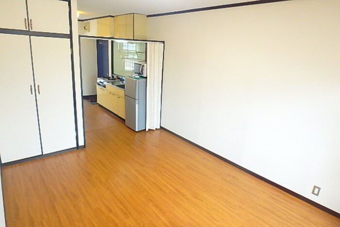 物件内観写真4　(居室)