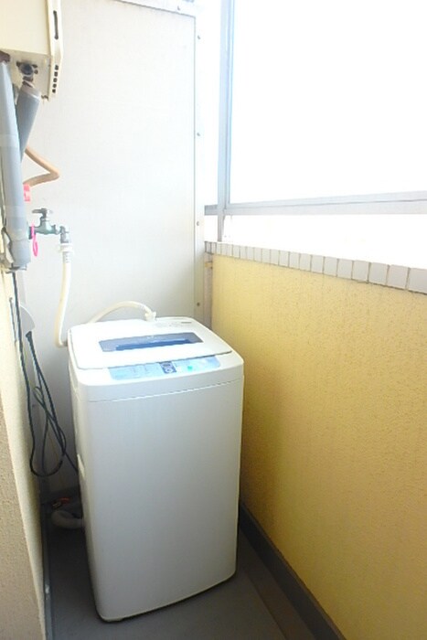 物件内観写真10　(洗濯機置場)