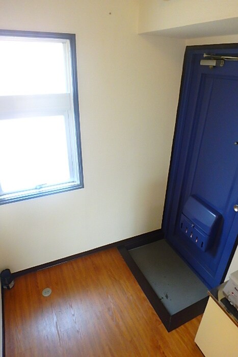 物件内観写真15　(玄関)