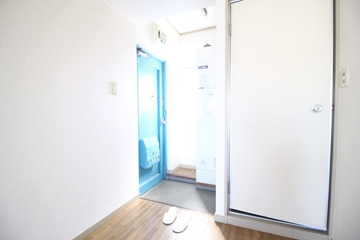 物件内観写真11　(玄関)