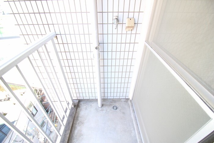 物件内観写真16　(洗濯機置場)