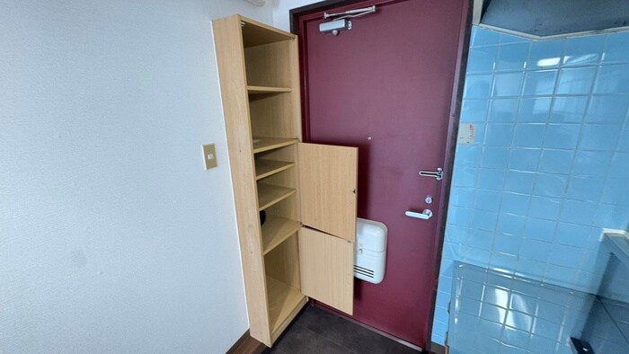 物件内観写真11　(玄関)