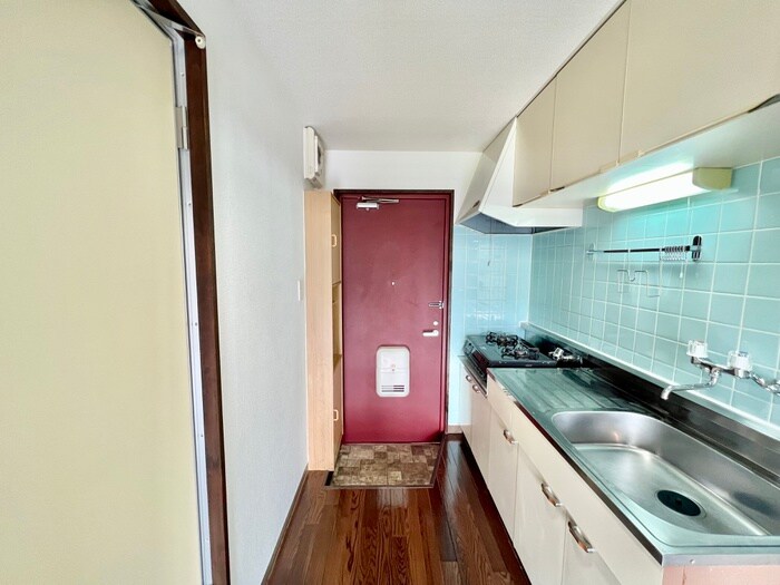 物件内観写真12　(玄関)