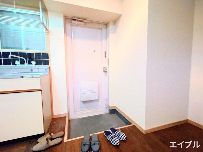 物件内観写真13　(玄関)