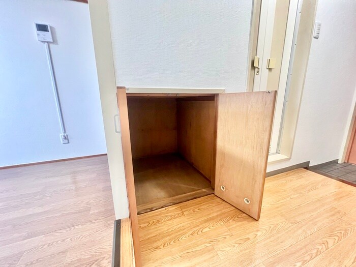 物件内観写真13　(収納)