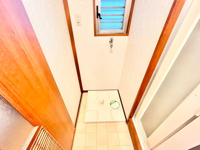 物件内観写真13　(洗濯機置場)