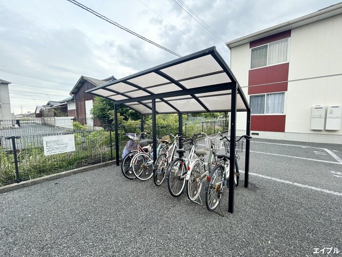 物件外観写真3　(駐輪場)