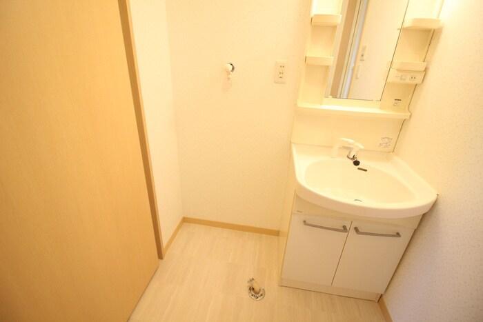 物件内観写真20　(洗濯機置場)