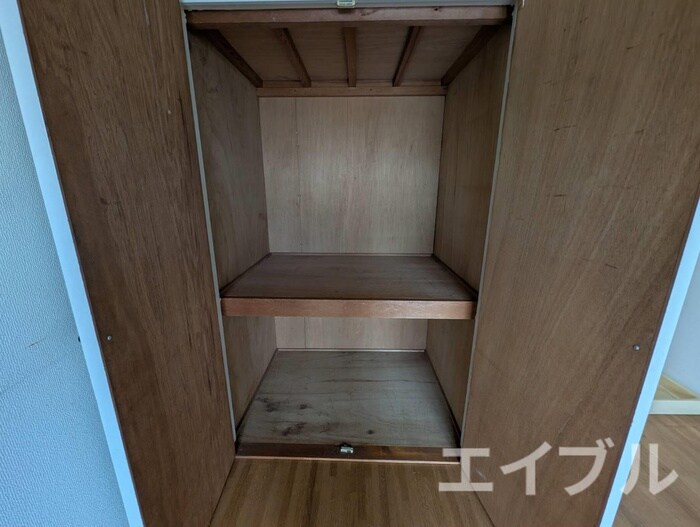 物件内観写真12　(収納)