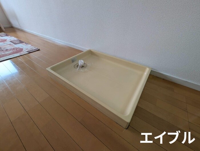 物件内観写真12　(洗濯機置場)