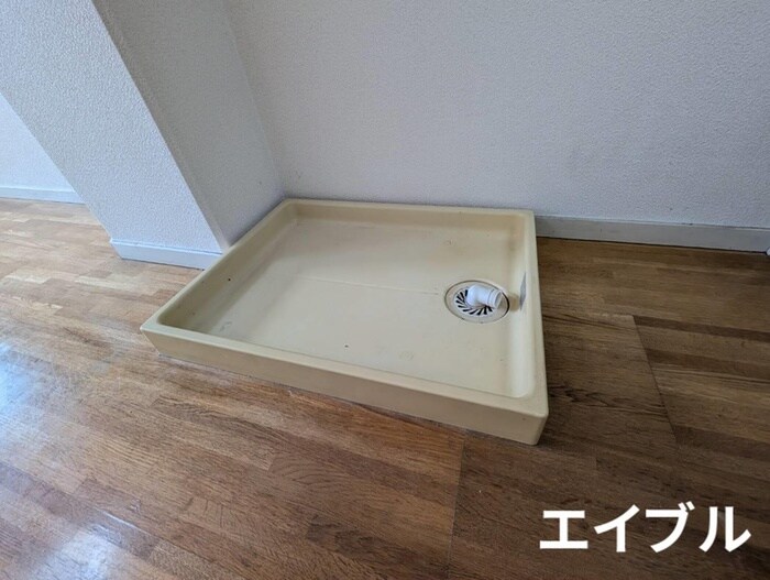 物件内観写真12　(洗濯機置場)