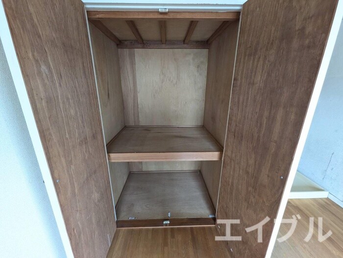 物件内観写真12　(収納)