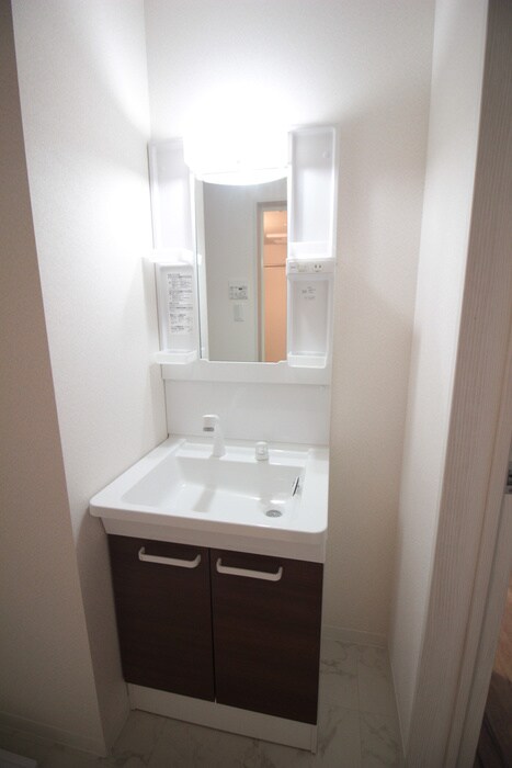 物件内観写真12　(洗面)