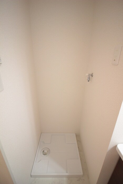 物件内観写真13　(洗濯機置場)