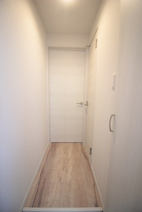 物件内観写真18　(廊下)