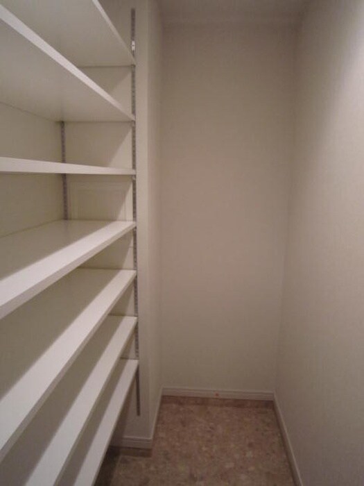 物件内観写真13　(収納)