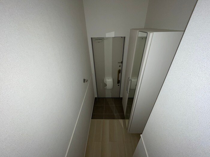 物件内観写真11　(玄関)