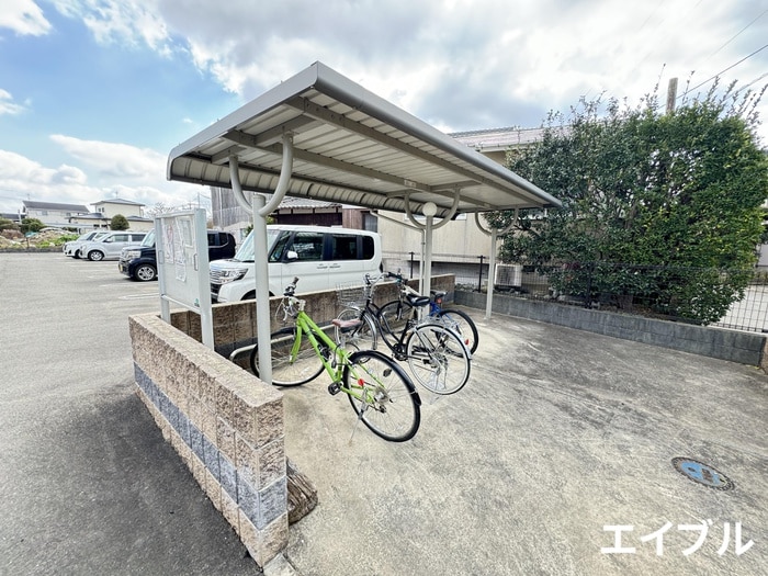 物件外観写真3　(駐輪場)