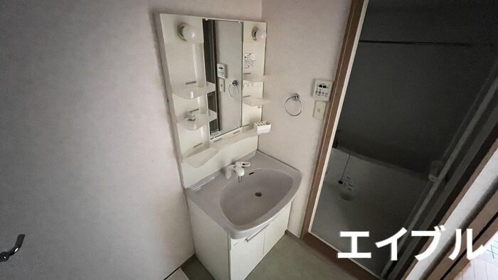 物件内観写真12　(洗面)