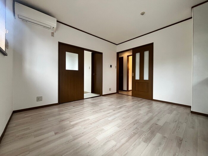 物件内観写真10　(居室)