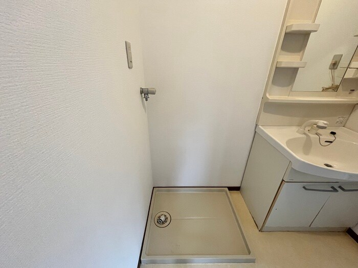 物件内観写真15　(洗濯機置場)