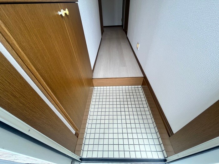 物件内観写真17　(玄関)